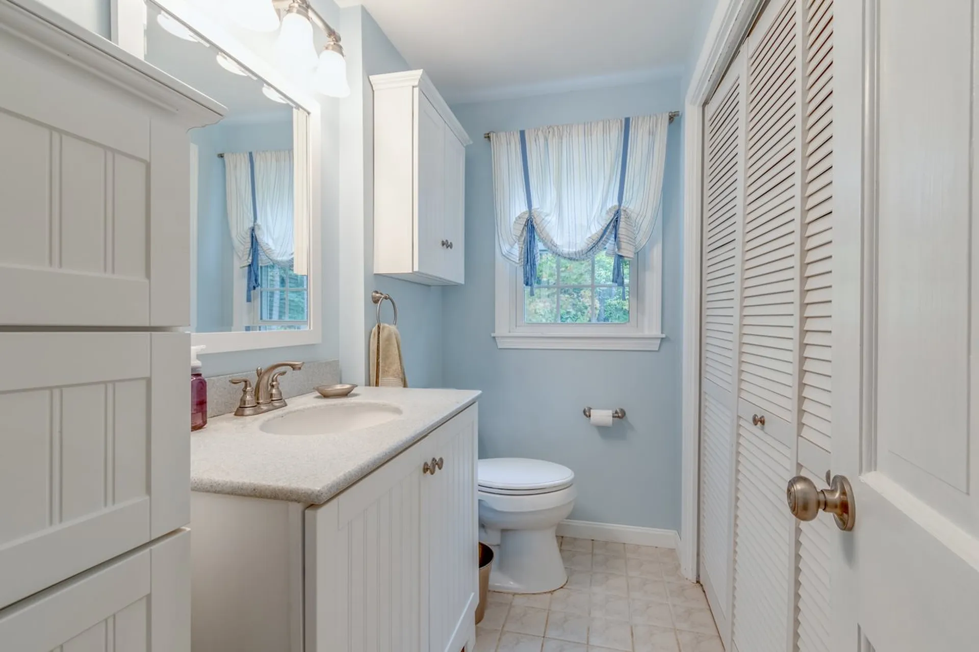 31 Tokanel Drive Londonderry NH 03053