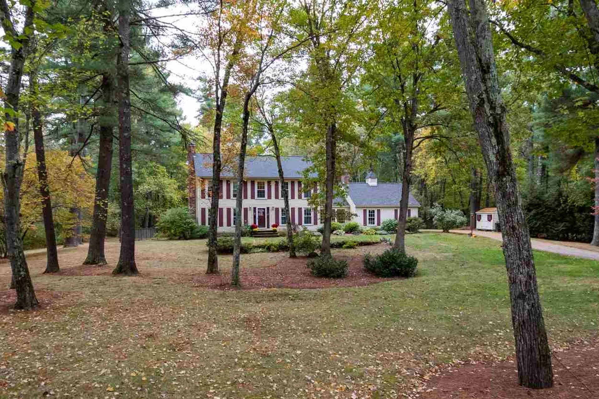 31 Tokanel Drive Londonderry NH 03053