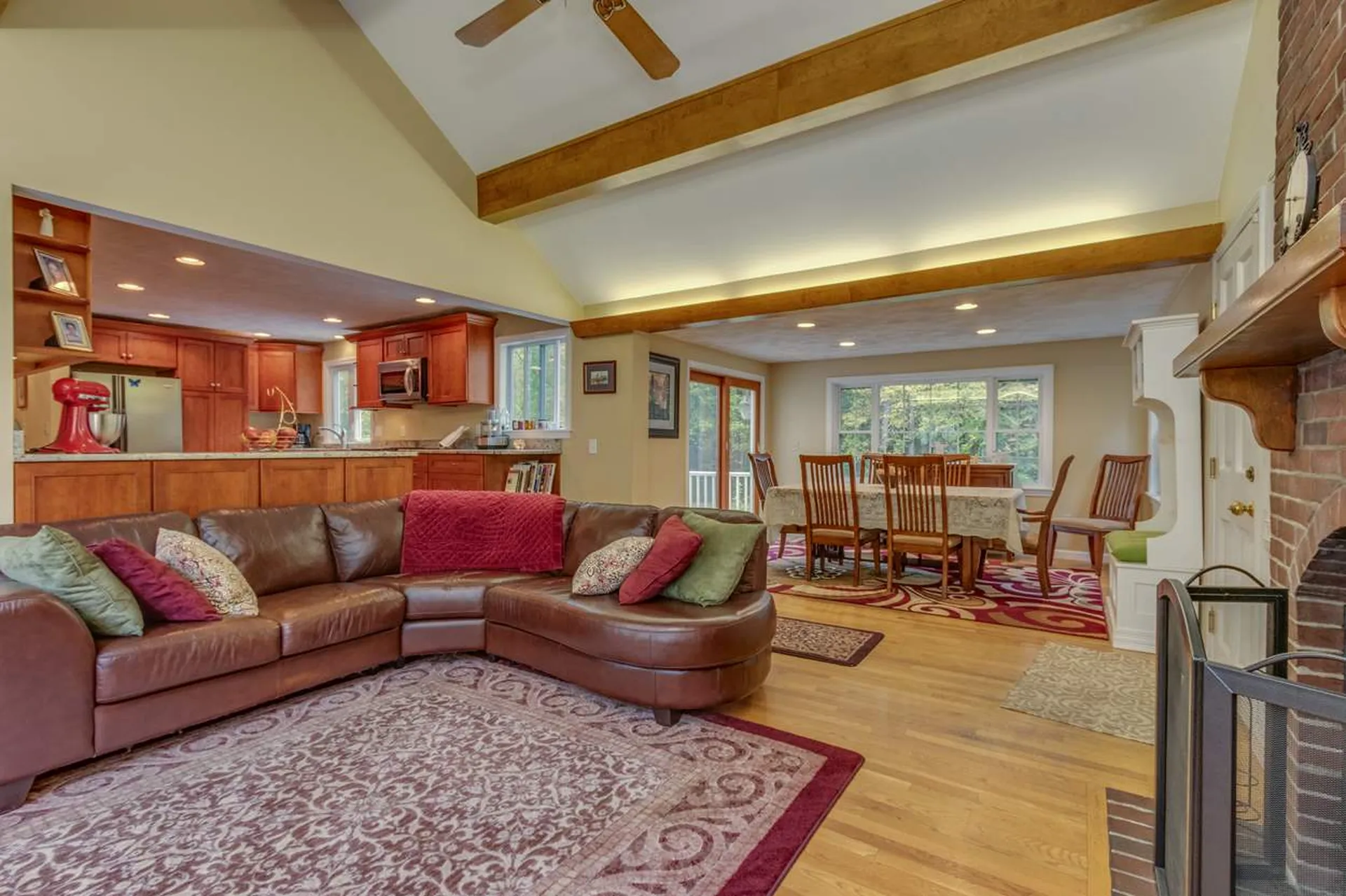 31 Tokanel Drive Londonderry NH 03053