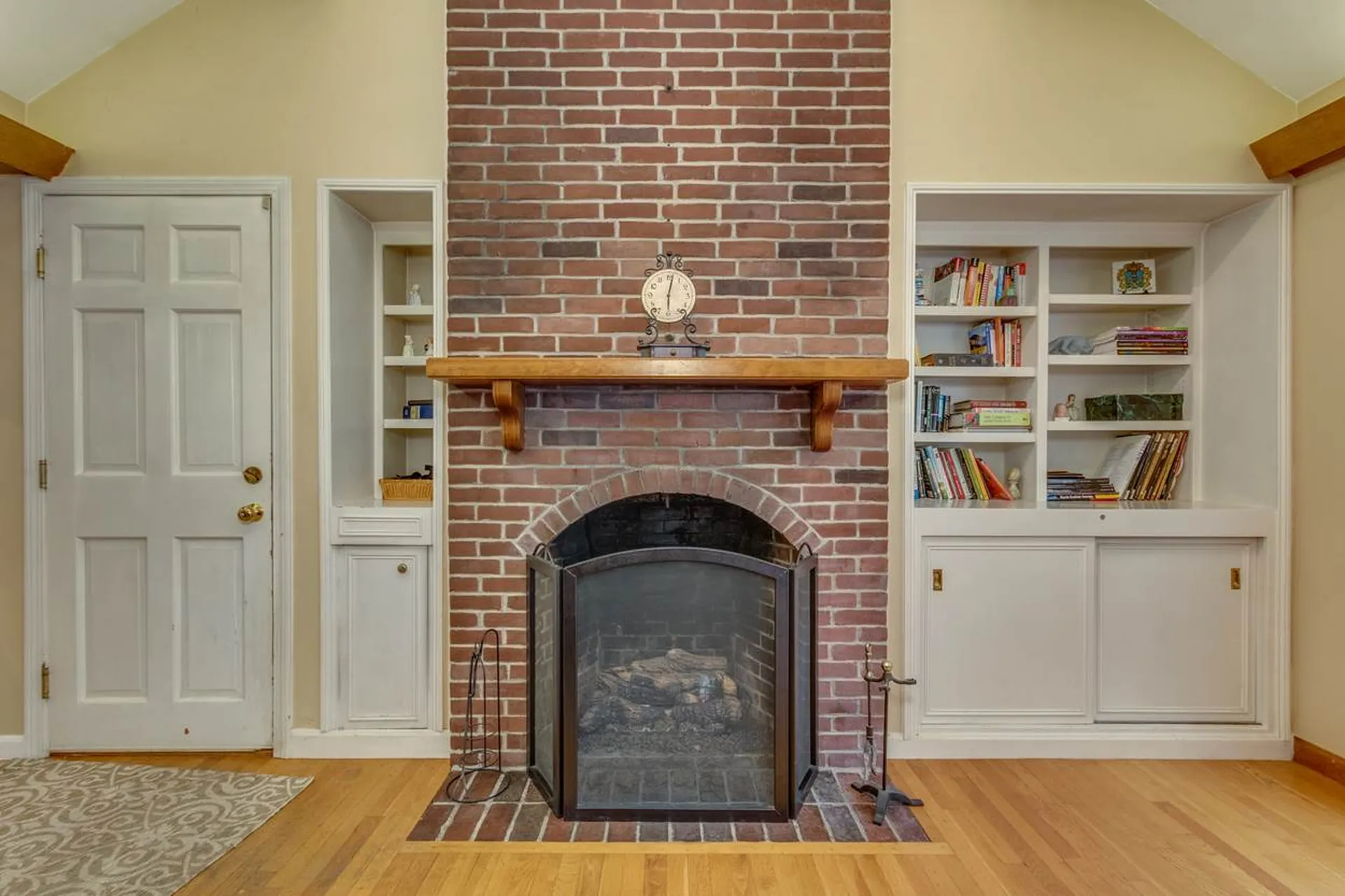 31 Tokanel Drive Londonderry NH 03053
