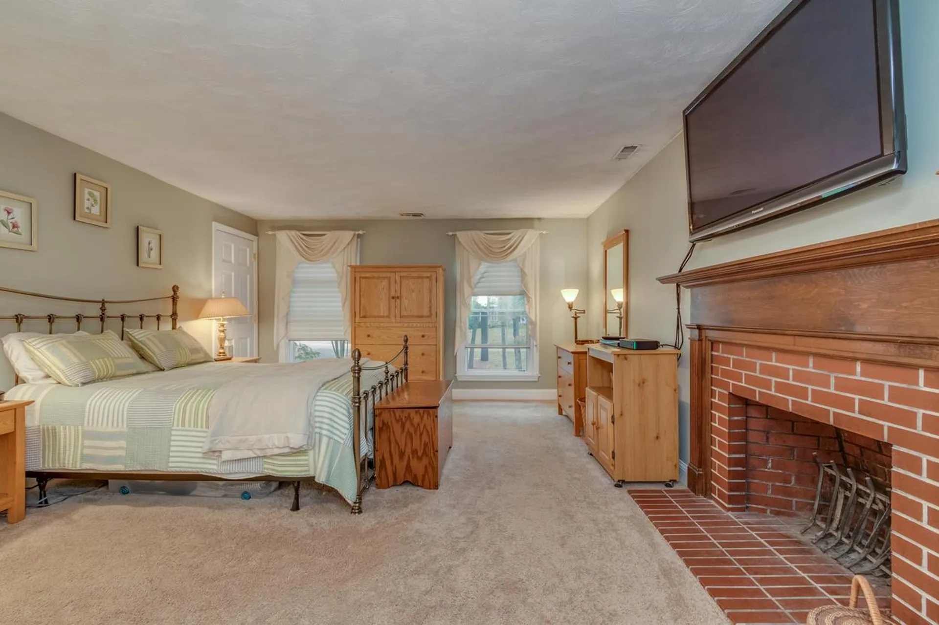 31 Tokanel Drive Londonderry NH 03053