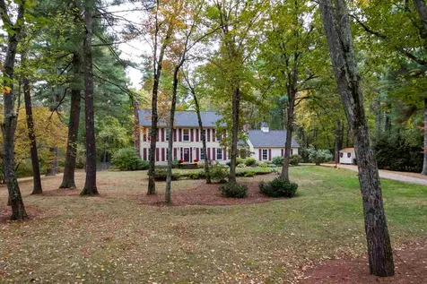 31 Tokanel Drive Londonderry NH 03053