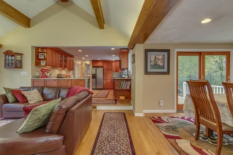 31 Tokanel Drive Londonderry NH 03053