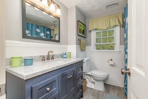 31 Tokanel Drive Londonderry NH 03053