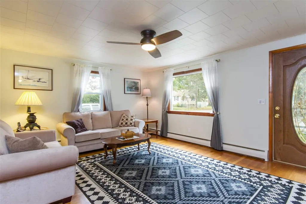 21 Allen Street Exeter NH 03833