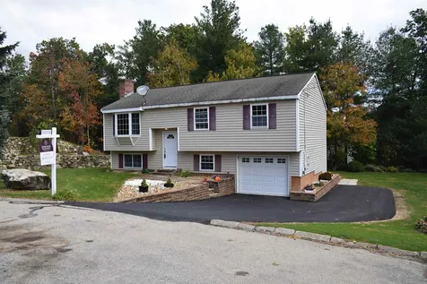 44 Newburgh Road Nashua NH 03062