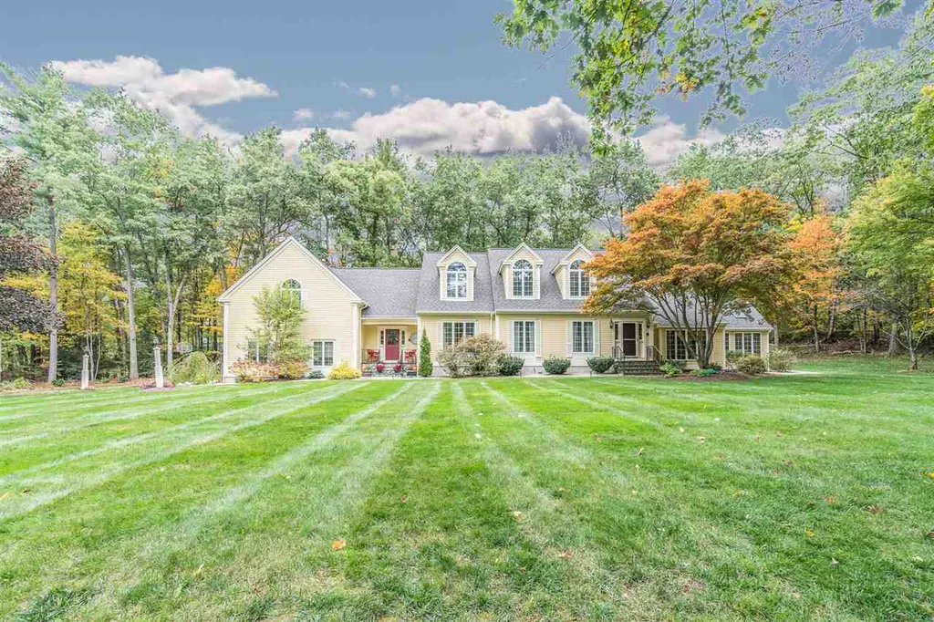 49 Blossom Road Windham NH 03087