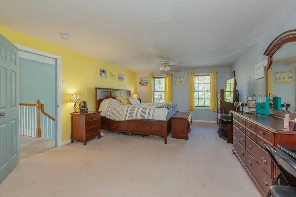 2 Kay Court Hudson NH 03051