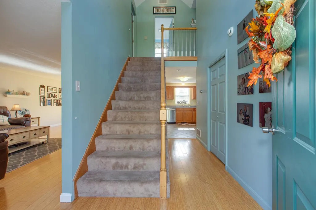 2 Kay Court Hudson NH 03051