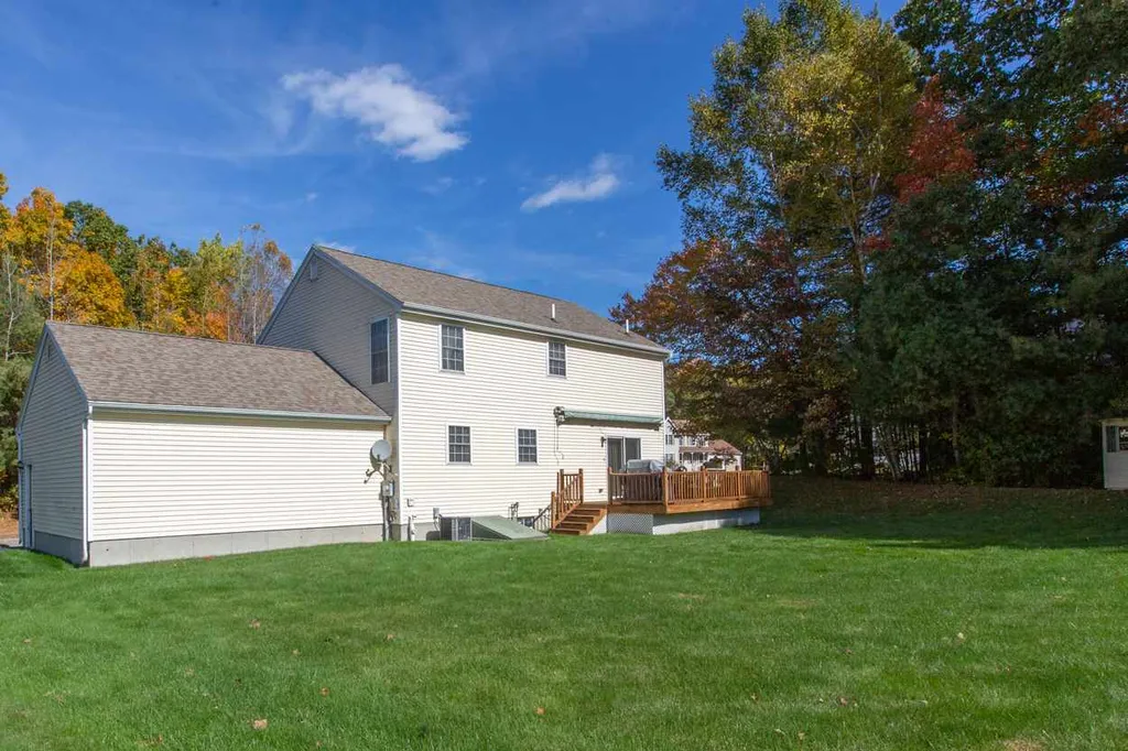 2 Kay Court Hudson NH 03051