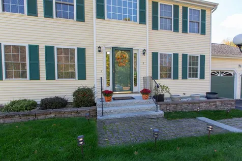 2 Kay Court Hudson NH 03051