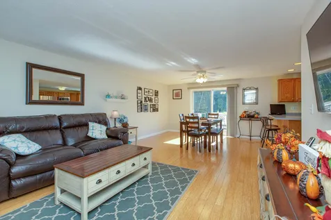 2 Kay Court Hudson NH 03051