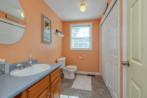 2 Kay Court Hudson NH 03051