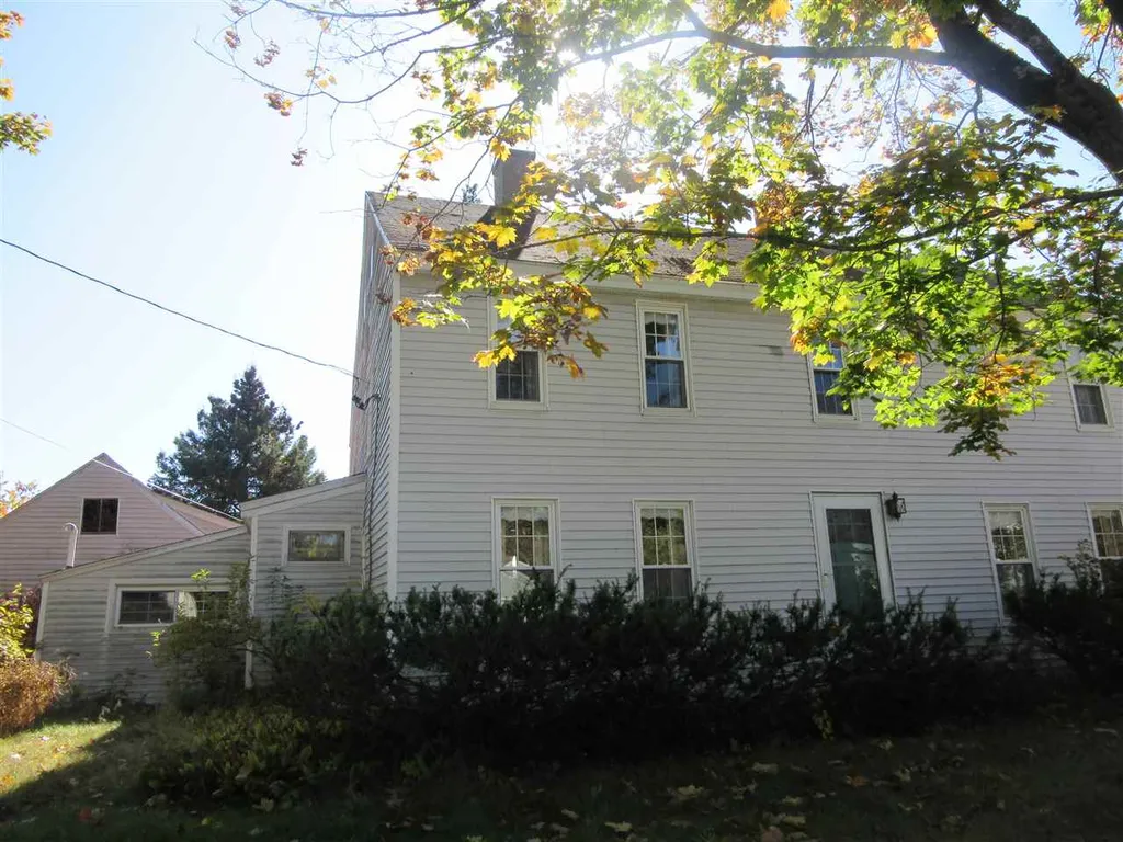 81 Rattlesnake Hill Road Auburn NH 03032-3802