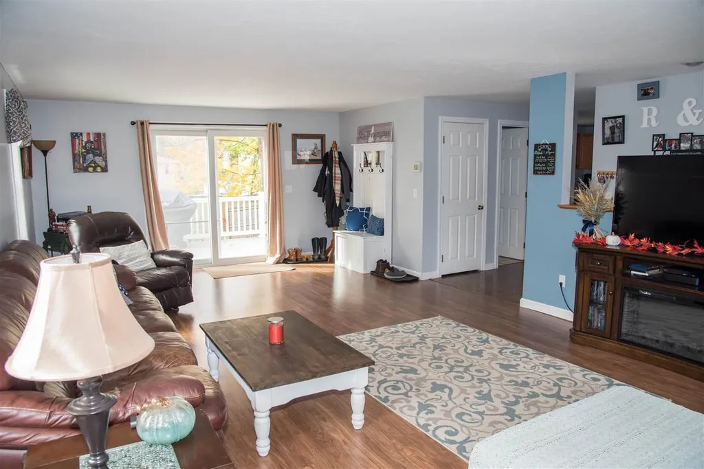 15 Dorothy Drive Epping NH 03042