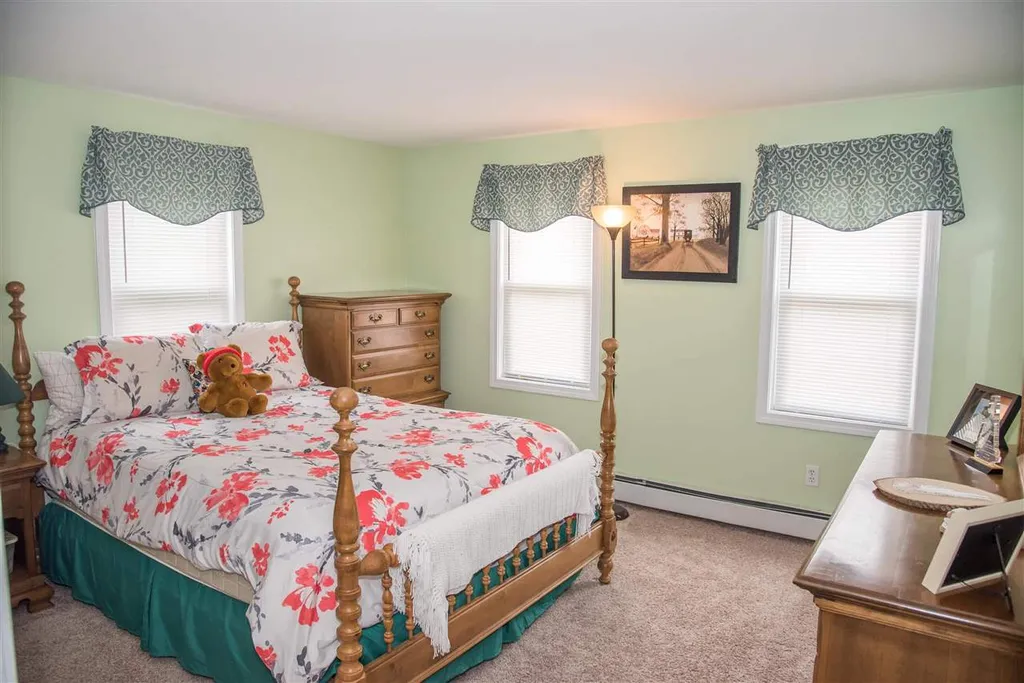 15 Dorothy Drive Epping NH 03042