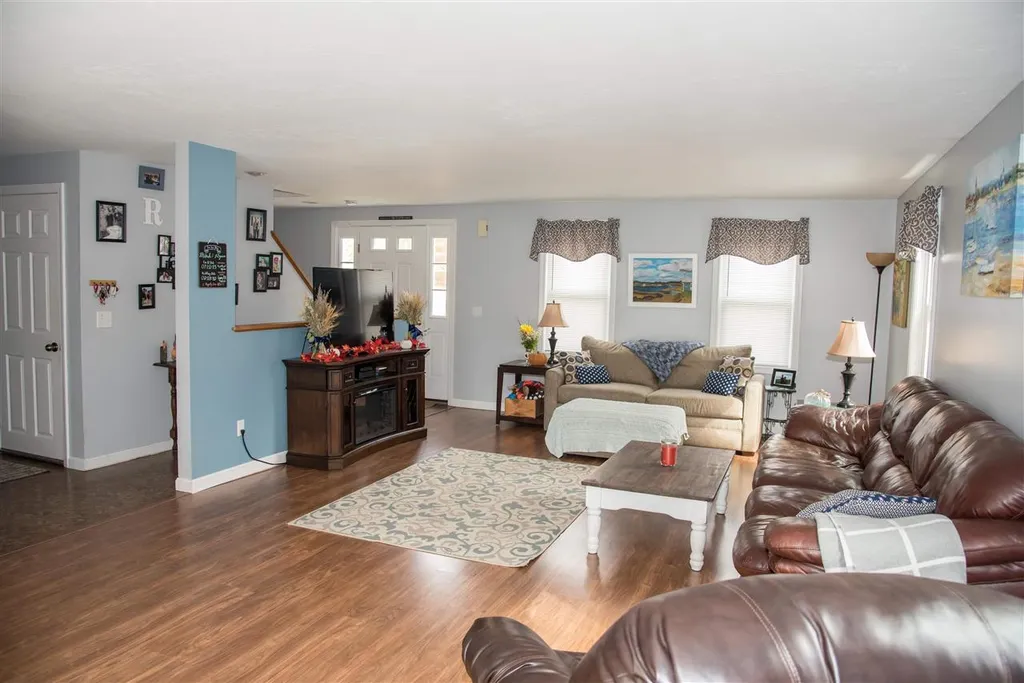 15 Dorothy Drive Epping NH 03042