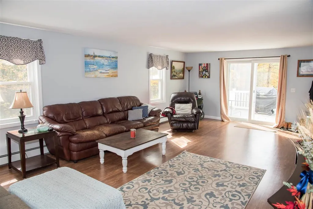 15 Dorothy Drive Epping NH 03042