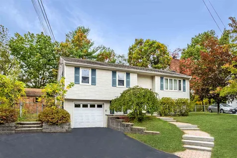 17 Purdue Street Manchester NH 03103