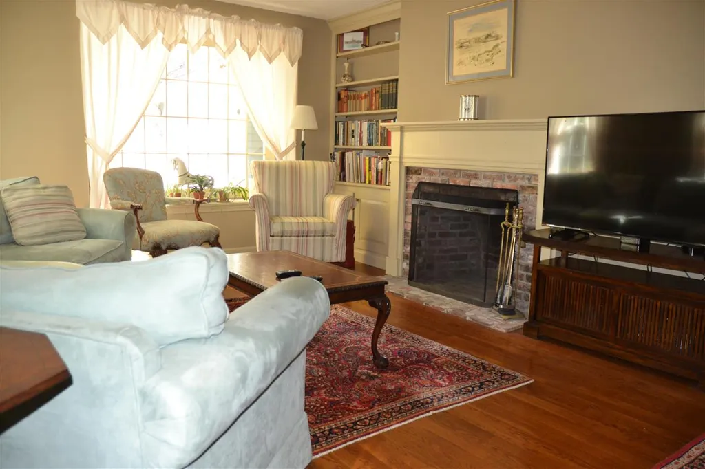 3 Lark Street Wolfeboro NH 03894