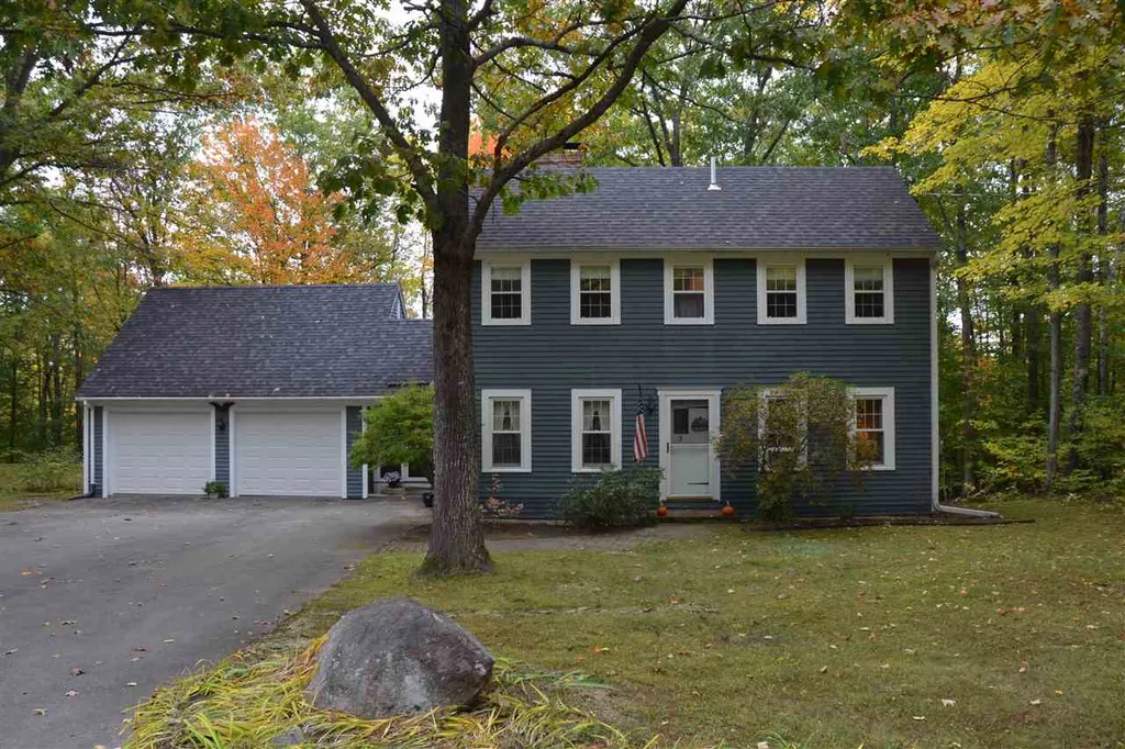 3 Lark Street Wolfeboro NH 03894