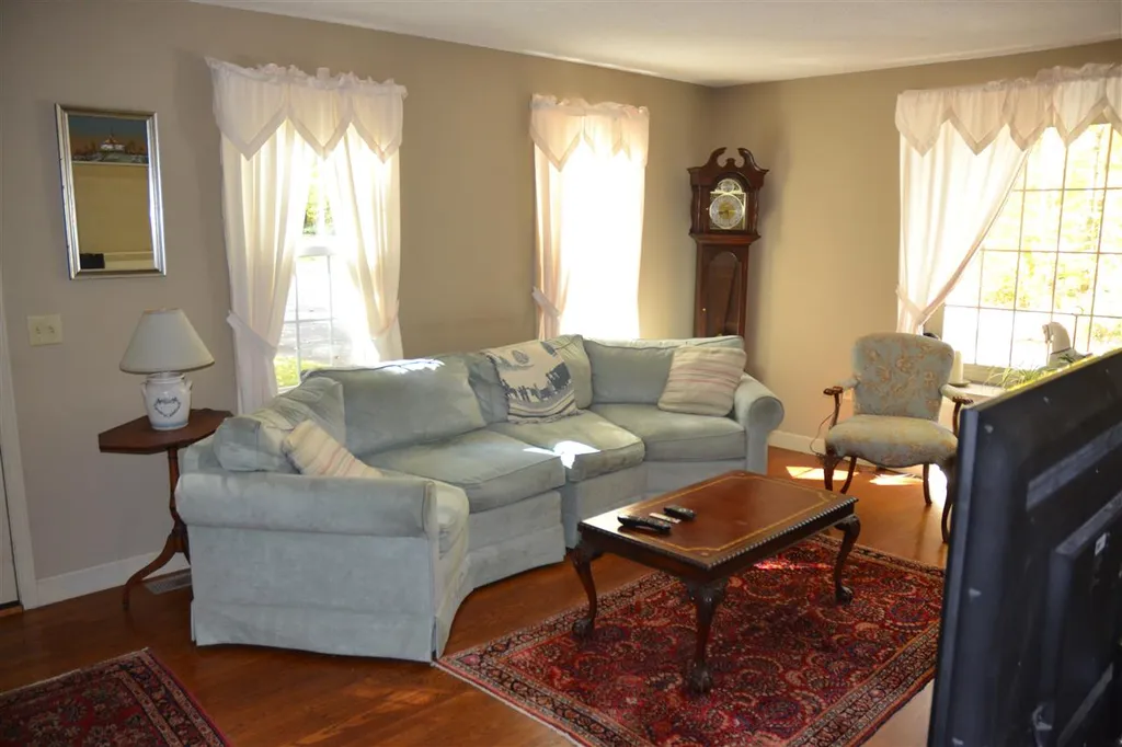3 Lark Street Wolfeboro NH 03894