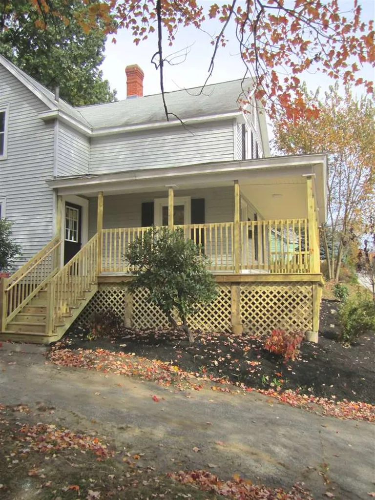 31 Pleasant Street Pembroke NH 03275