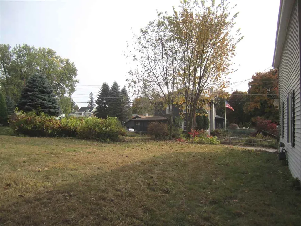 31 Pleasant Street Pembroke NH 03275
