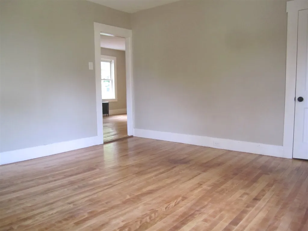 31 Pleasant Street Pembroke NH 03275