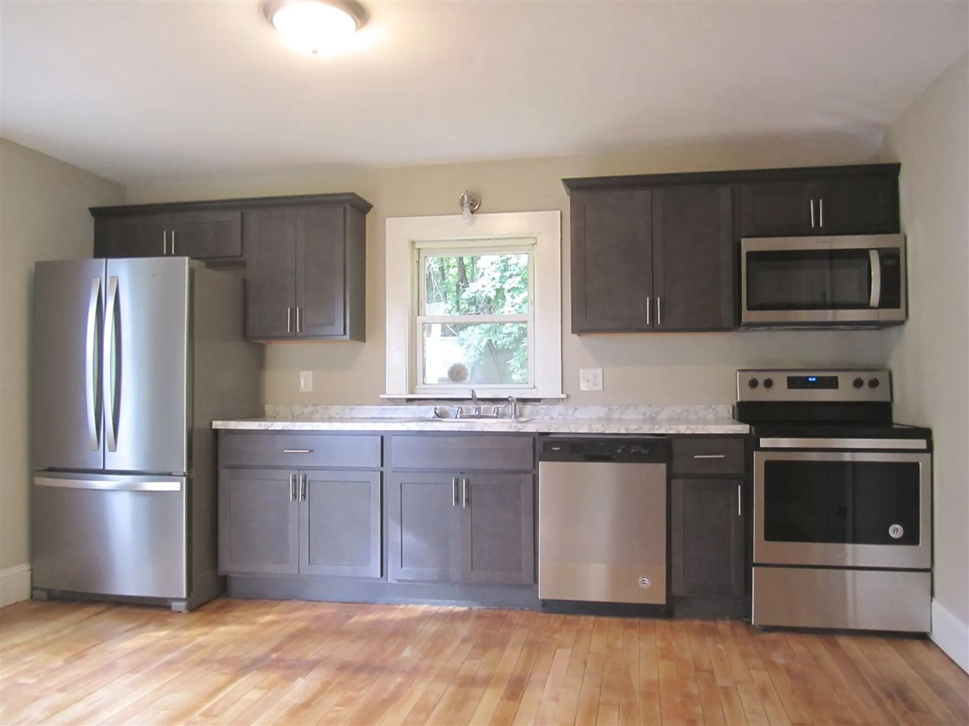 31 Pleasant Street Pembroke NH 03275