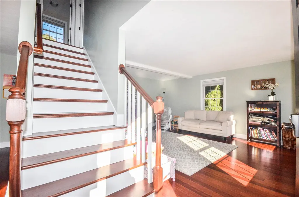 32 Level Street Merrimack NH 03054