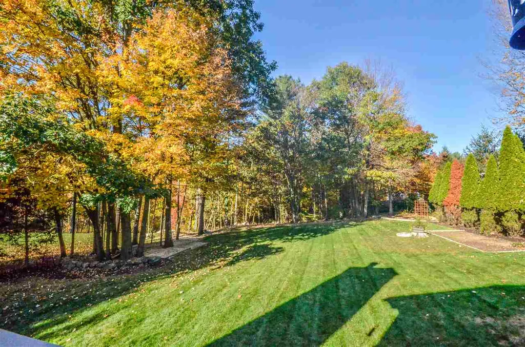 32 Level Street Merrimack NH 03054