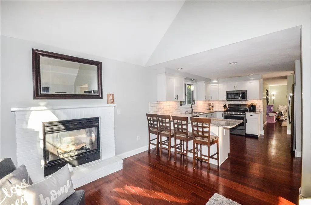 32 Level Street Merrimack NH 03054