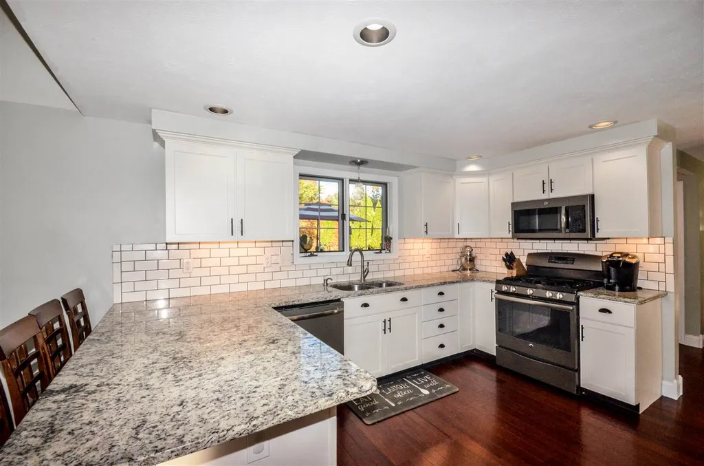 32 Level Street Merrimack NH 03054