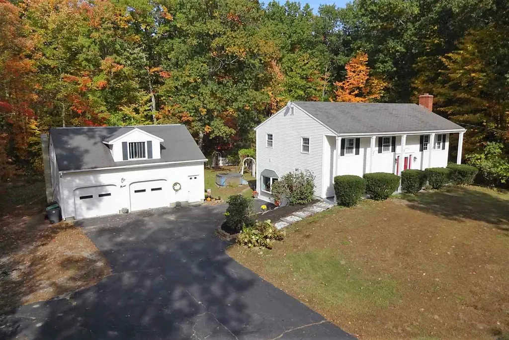 37 Lantern Lane Hooksett NH 03106