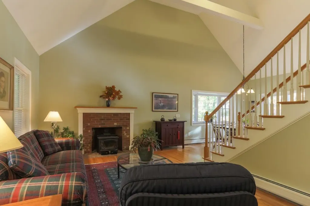 15 Union Lake Road Barrington NH 03825