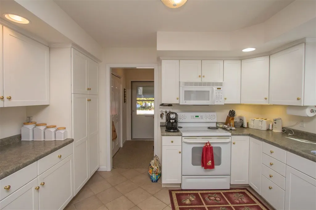 35 Haileys Way Colchester VT 05446