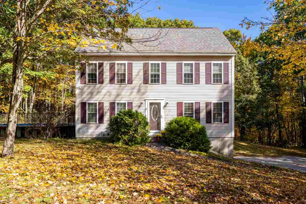 53 Victoria Farm Road Fremont NH 03044