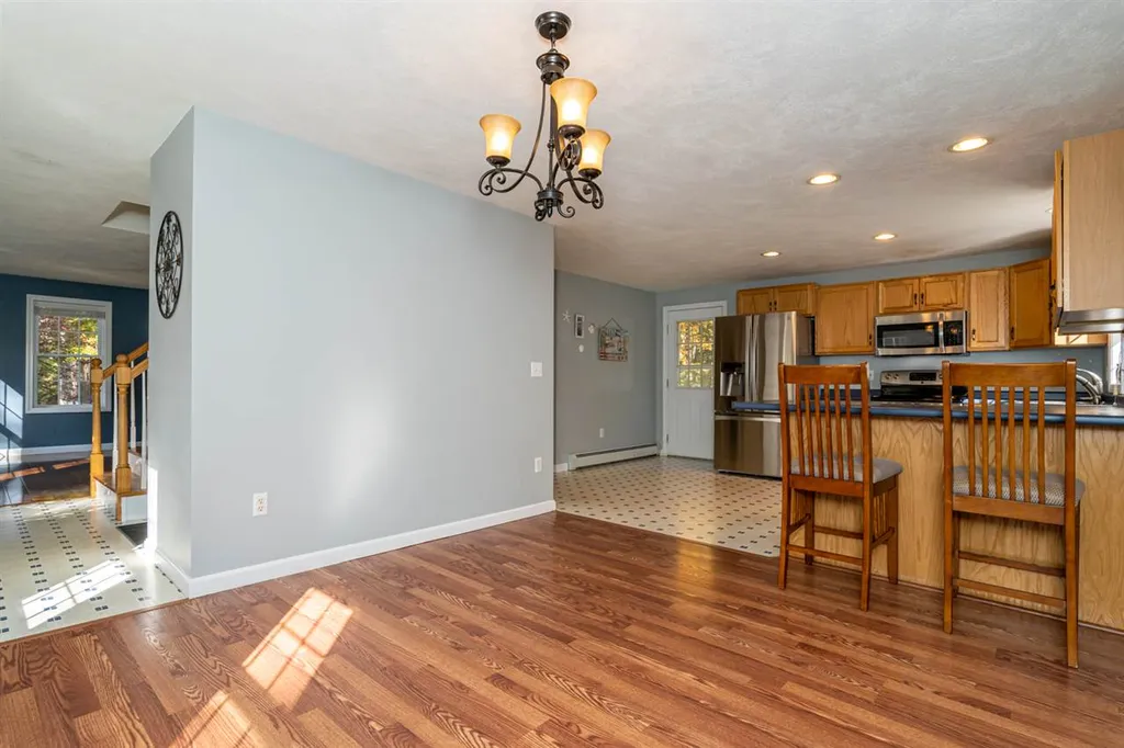 53 Victoria Farm Road Fremont NH 03044