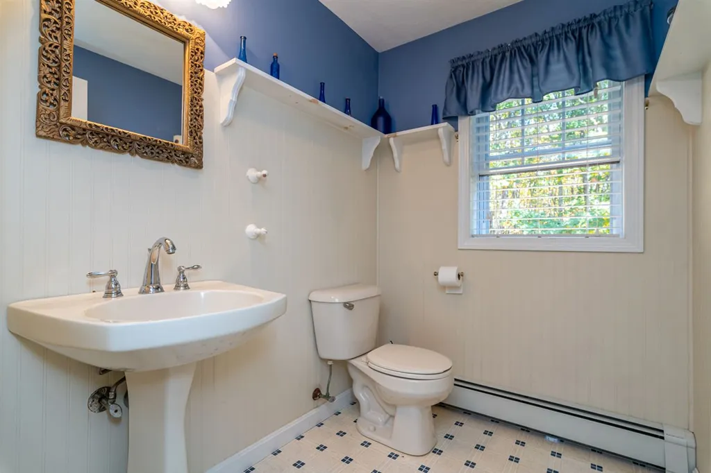 53 Victoria Farm Road Fremont NH 03044