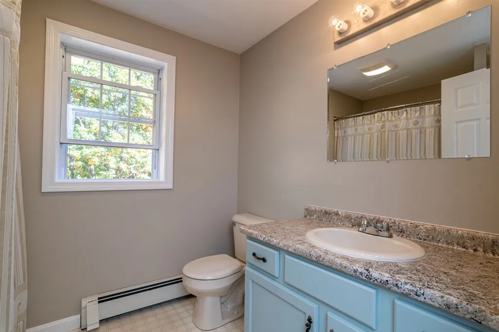 53 Victoria Farm Road Fremont NH 03044