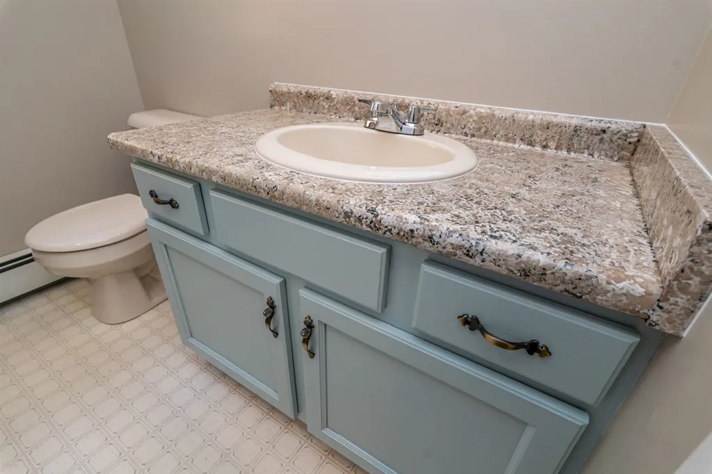 53 Victoria Farm Road Fremont NH 03044