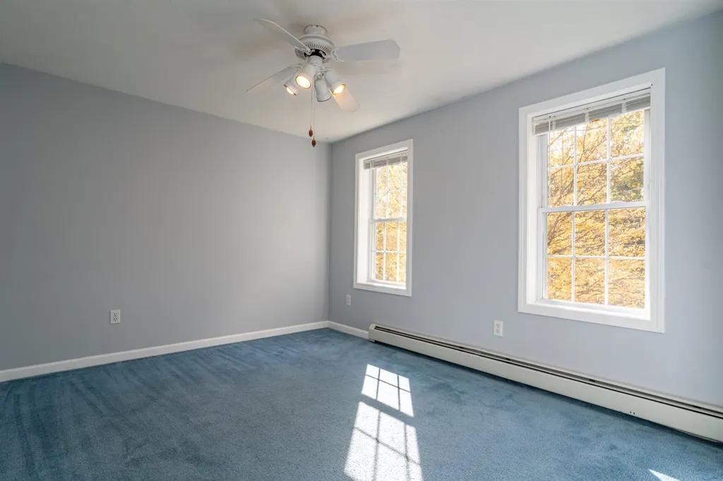 53 Victoria Farm Road Fremont NH 03044