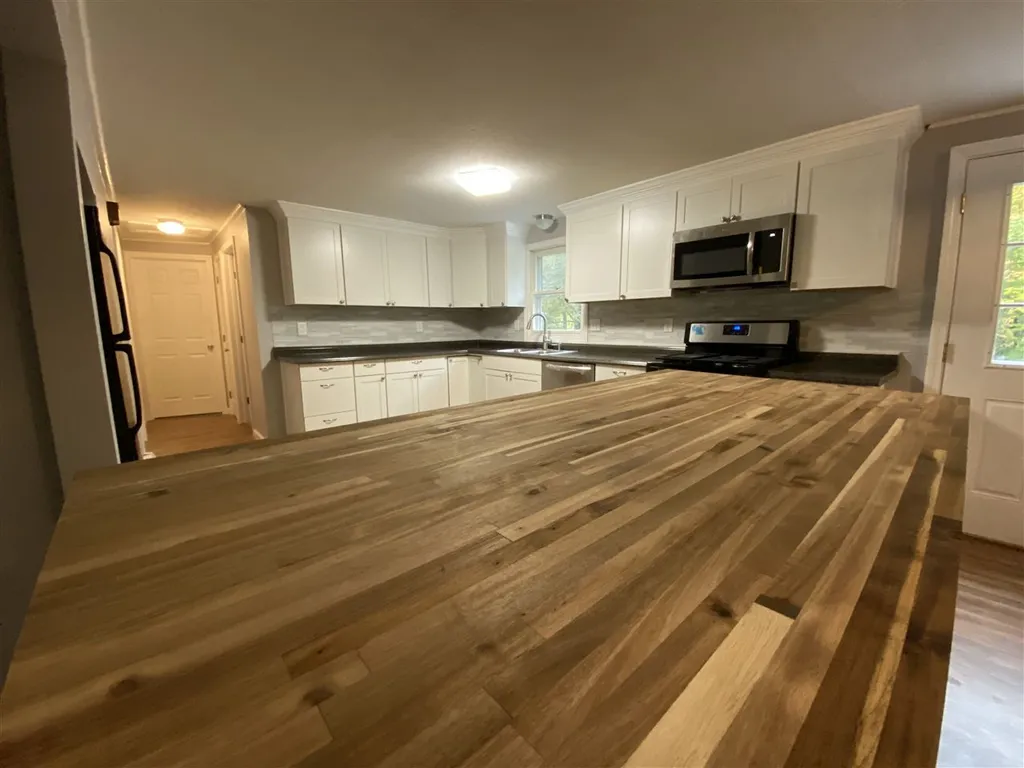 69 Fogarty Road Barrington NH 03825