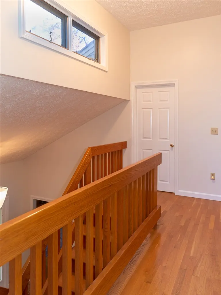 29 Hills Road Auburn NH 03032