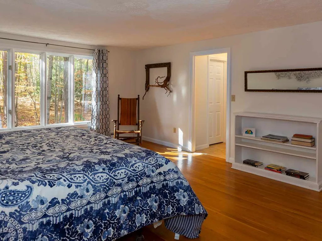29 Hills Road Auburn NH 03032