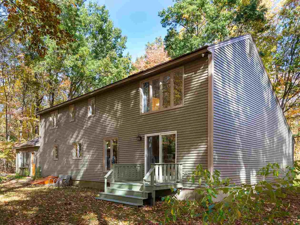 29 Hills Road Auburn NH 03032