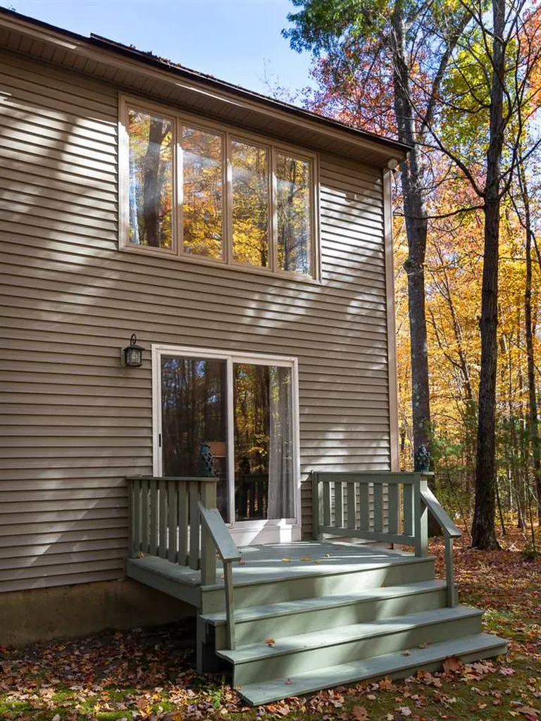 29 Hills Road Auburn NH 03032