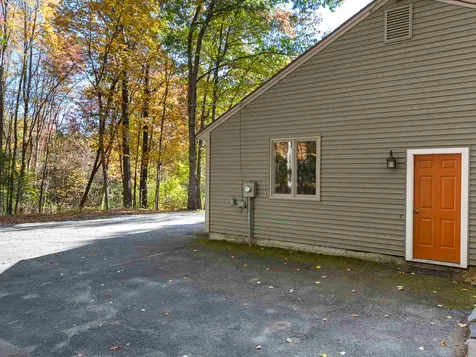 29 Hills Road Auburn NH 03032