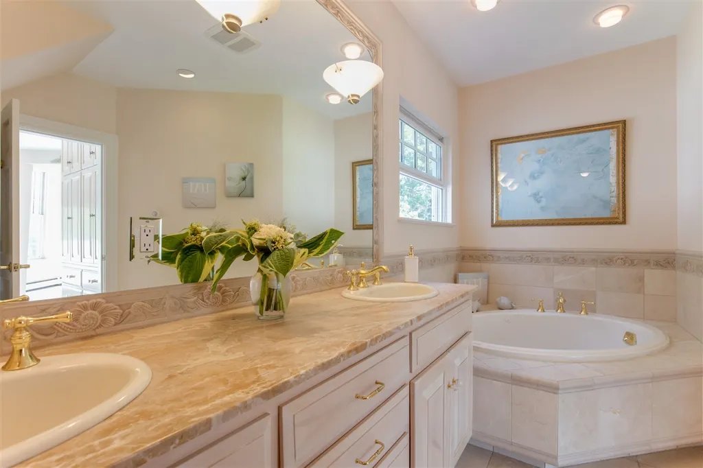 25 Chauncey Creek Road Kittery ME 03905